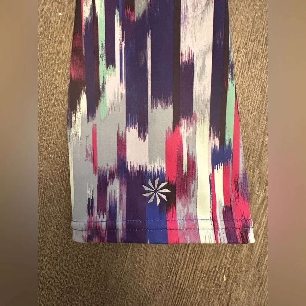 LIKE NEW ATHLETA MULTI COLORED CROPPED LEGGINGS - Size Small AKU:1